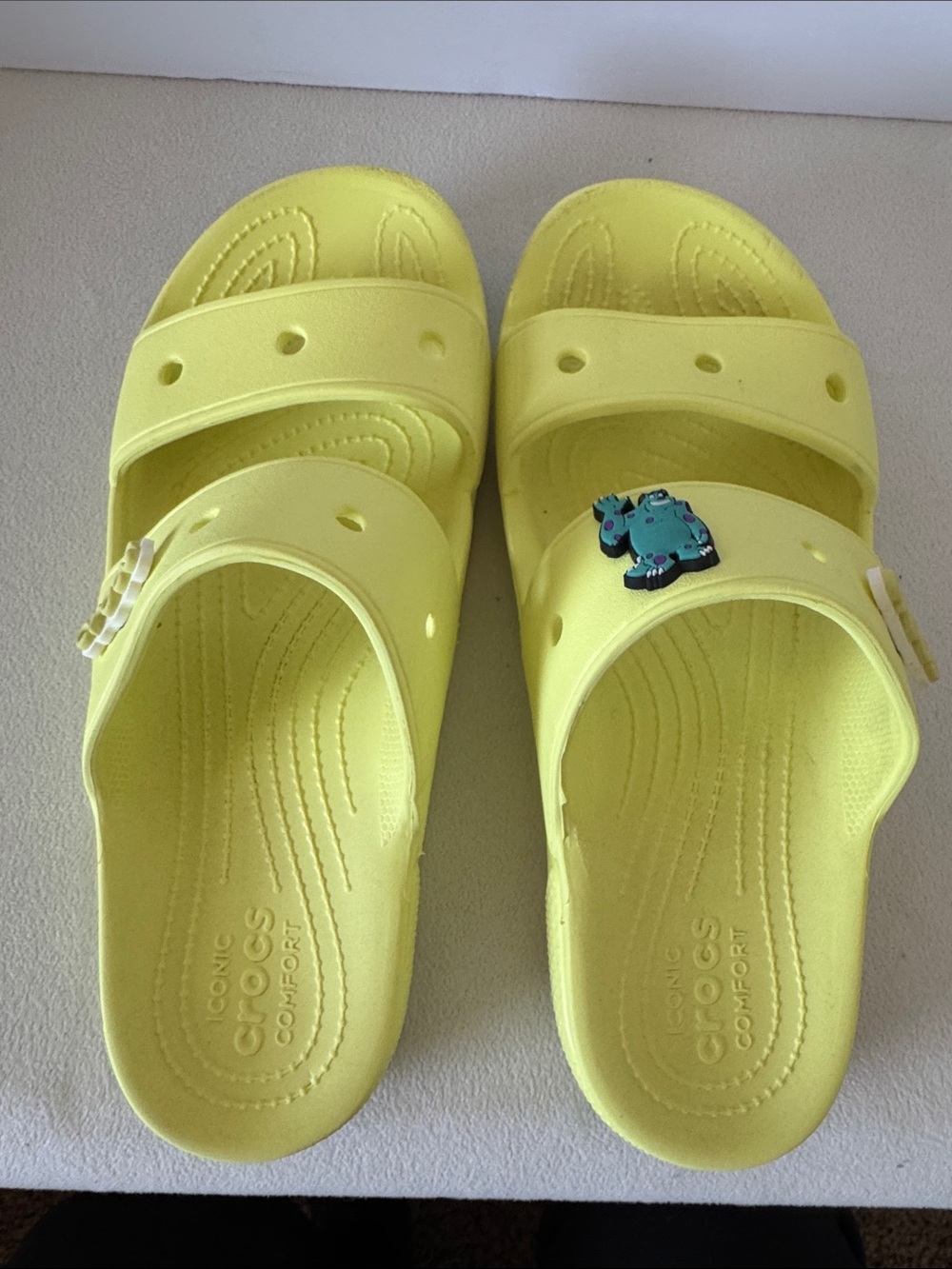 CROCS slides - Picture 8 of 10
